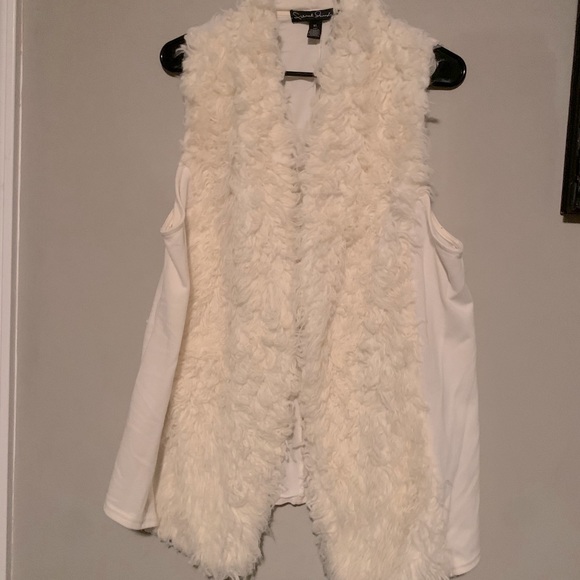 Vest - Picture 2 of 3